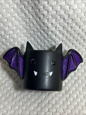 Bath and Body Works Halloween Bat Soap Hilder